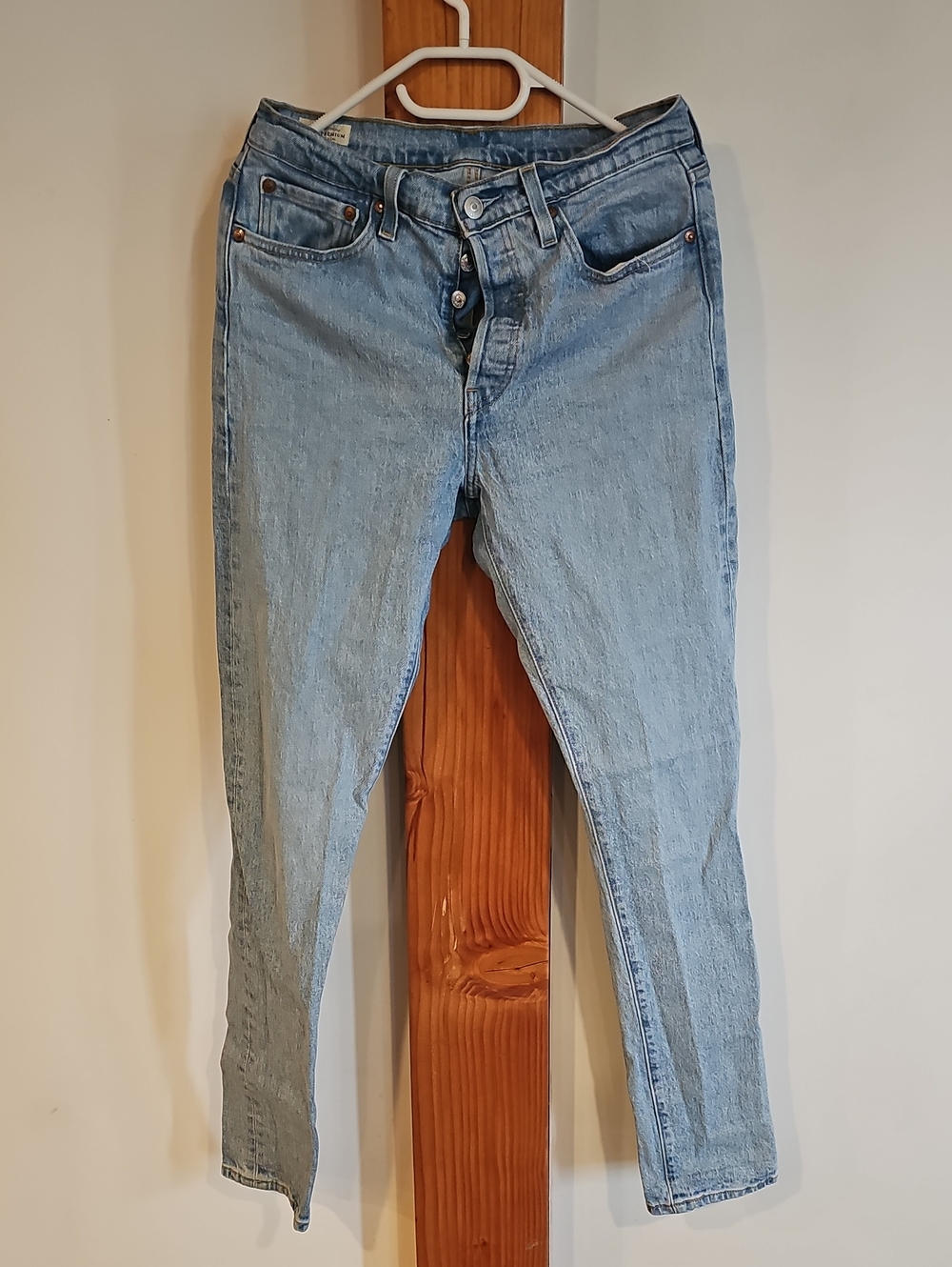 Levis 501 Light Blue Women's High-Rise Button-Fly Jeans - 28 /32